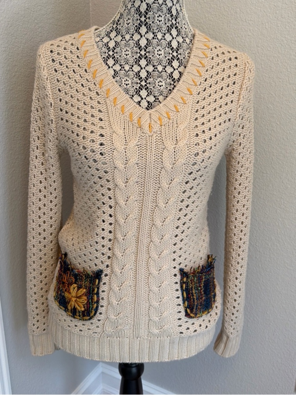 Anthropologie Nick and Me beige cable knit embroidered sweater size small